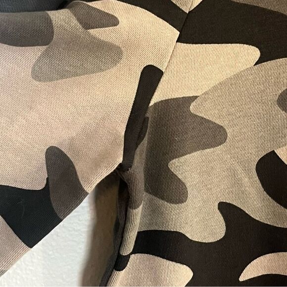 Cynthia Rowley Camo Sweatshirt Green Black Size Small - Picture 8 of 10
